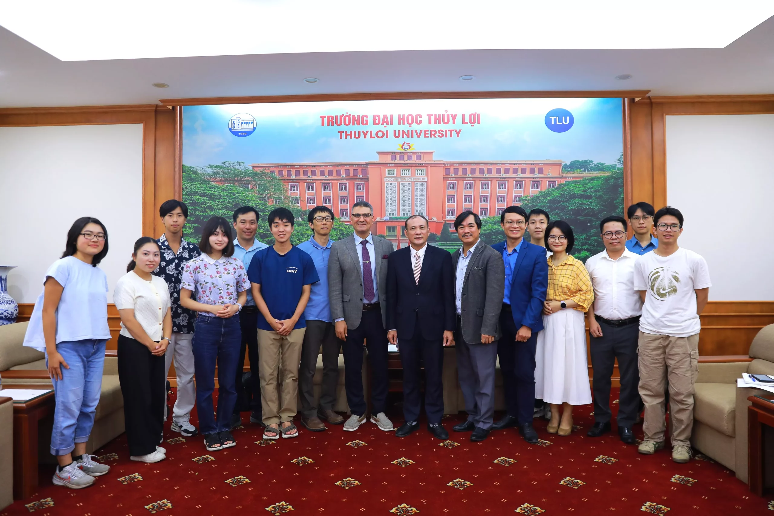 Học thương mại điện tử tại Thủy Lợi 